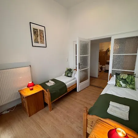 Dom wakacyjny Keltafok Apartman, Balatonföldvár