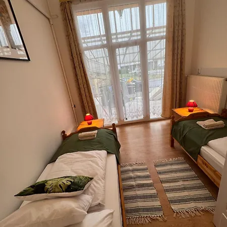 Keltafok Apartman, *