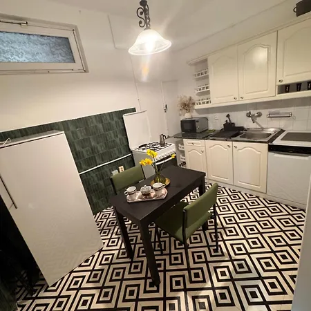 Keltafok Apartman, Balatonföldvár